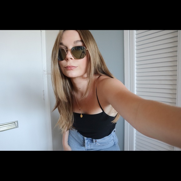 Meet your Posher, Emily - Picture 1 of 1